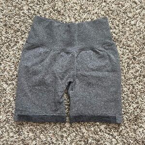 Allure Scrunch Shorts Size Medium - Grey